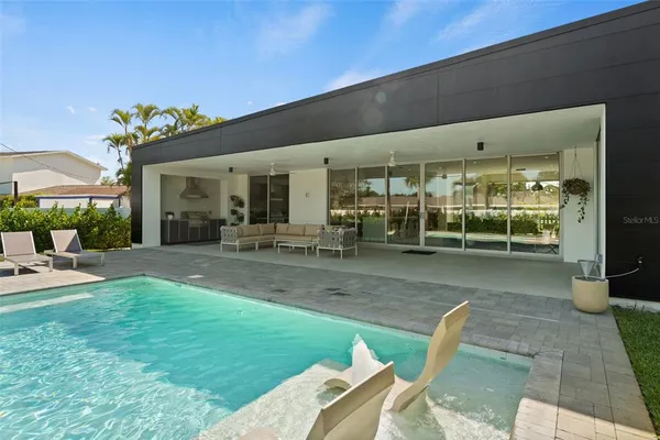 $1,899,000 | 1304 Indian Rocks Road, Belleair, FL 33756