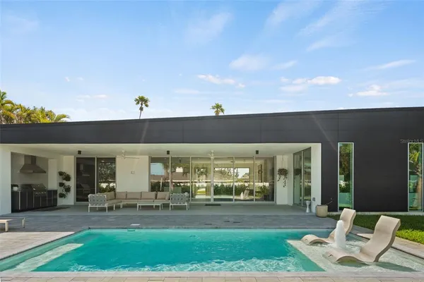 $1,899,000 | 1304 Indian Rocks Road, Belleair, FL 33756