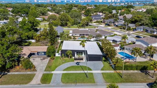 $1,899,000 | 1304 Indian Rocks Road, Belleair, FL 33756