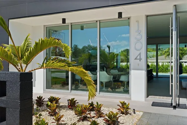 $1,899,000 | 1304 Indian Rocks Road, Belleair, FL 33756