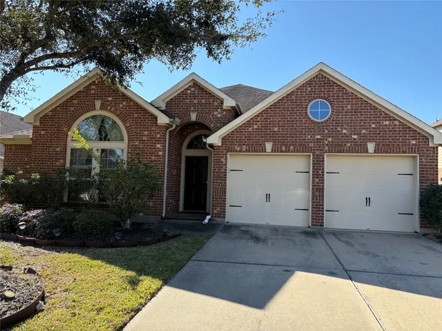 $2,975 | 13612 Evening Wind Drive, Pearland, TX 77584