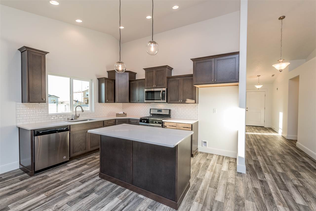 724 South Grady Road Spokane Valley, WA 99016 - Photo 2 of 19