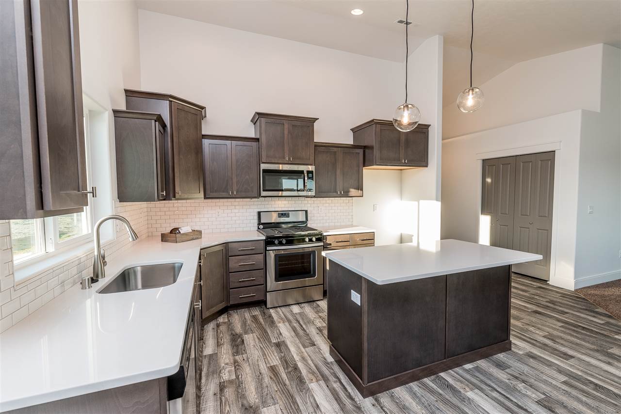 724 South Grady Road Spokane Valley, WA 99016 - Photo 4 of 19