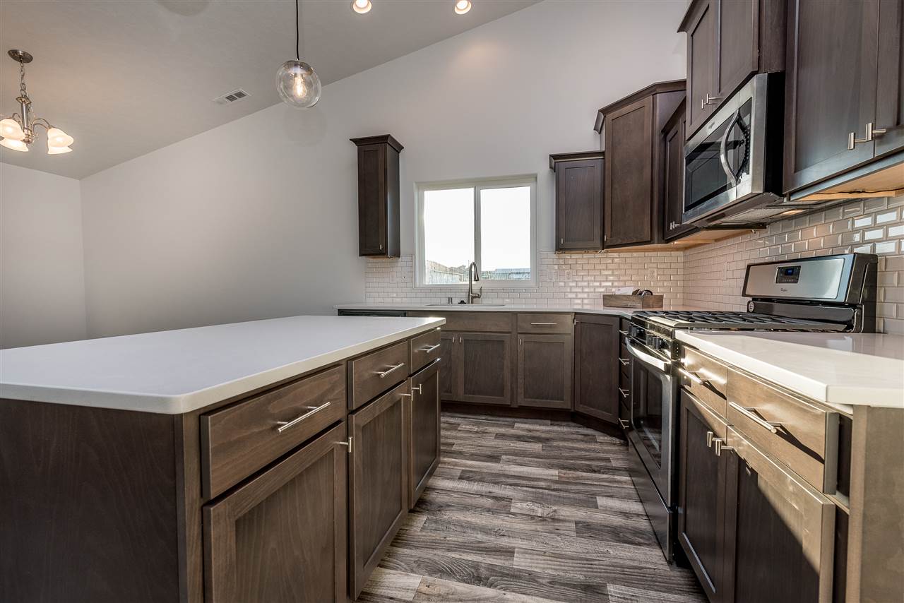 724 South Grady Road Spokane Valley, WA 99016 - Photo 5 of 19