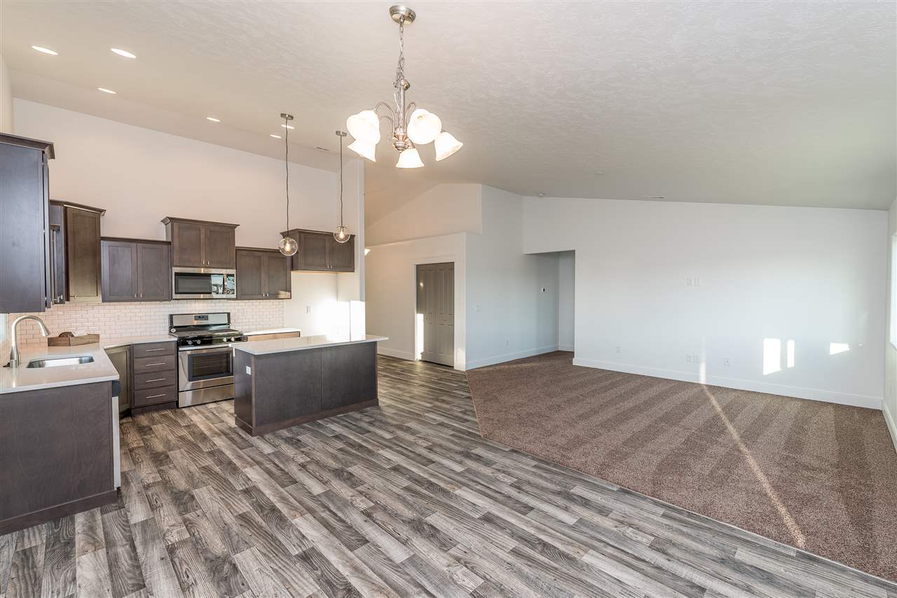 724 South Grady Road Spokane Valley, WA 99016 - Photo 6 of 19
