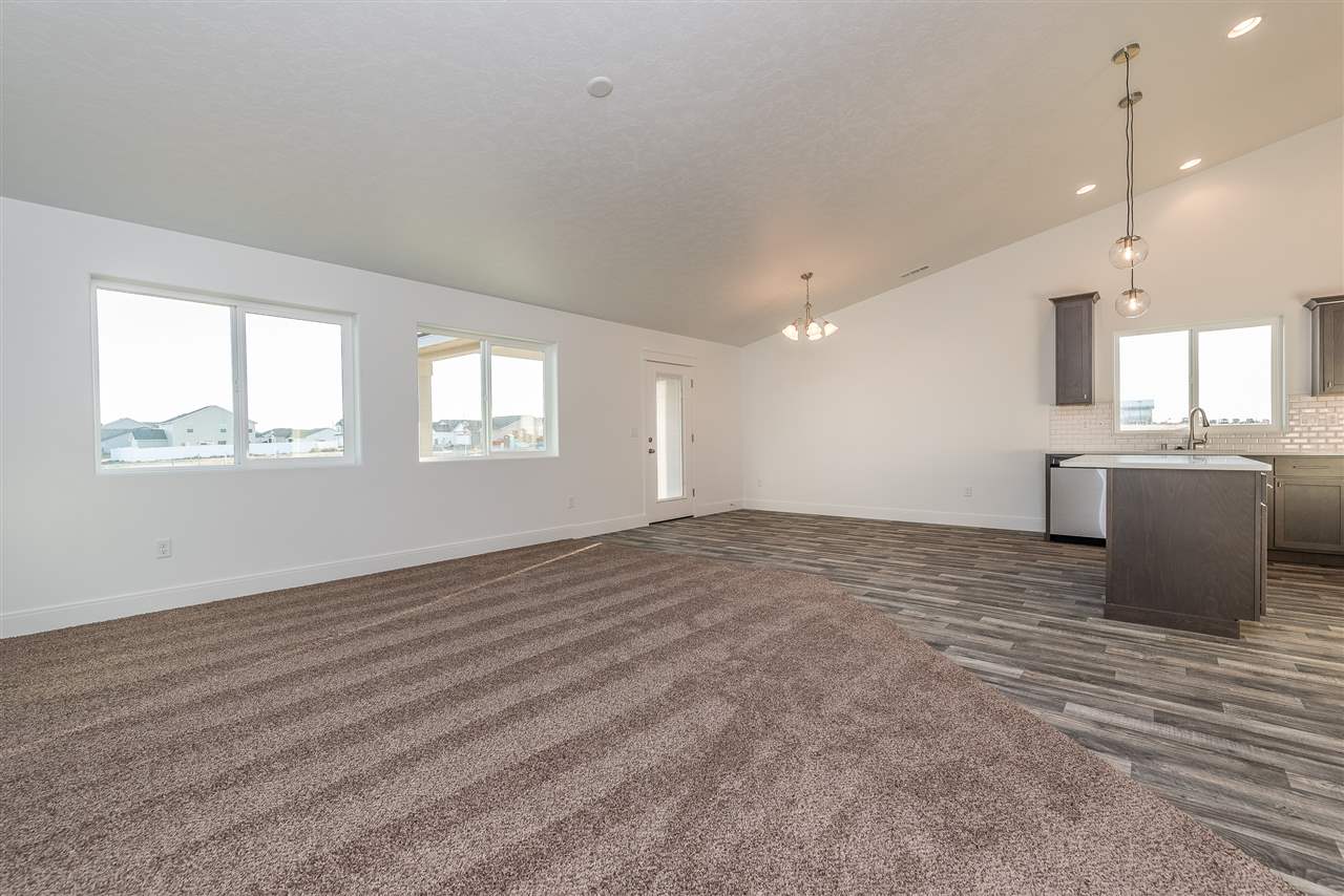 724 South Grady Road Spokane Valley, WA 99016 - Photo 7 of 19