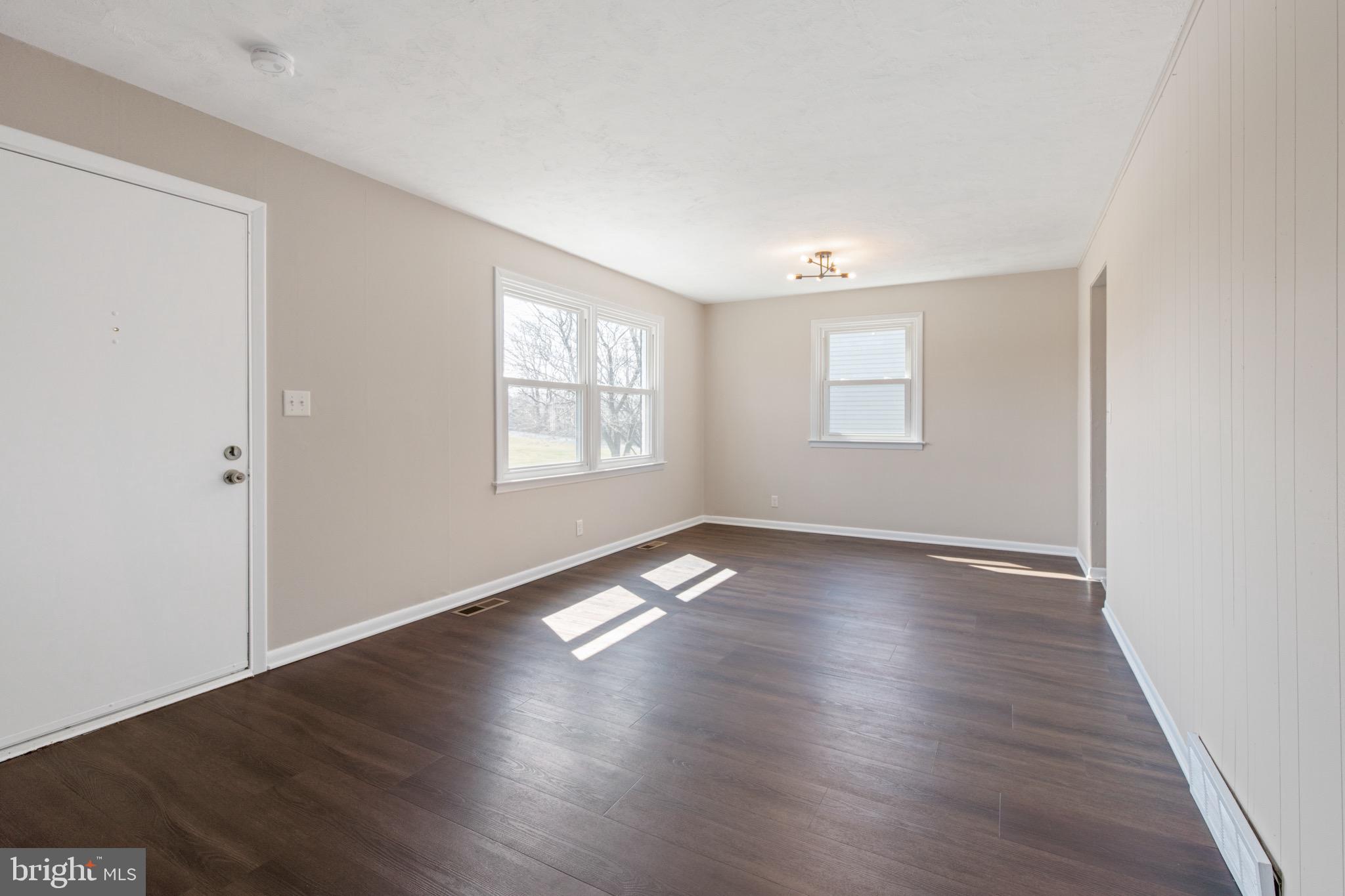 188 Pitney Road Lancaster, PA 17601 - Photo 4 of 29