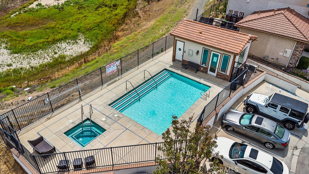 568 Vía Pueblo Riverside, CA 92507 - Photo 40 of 46 Community pool & spa