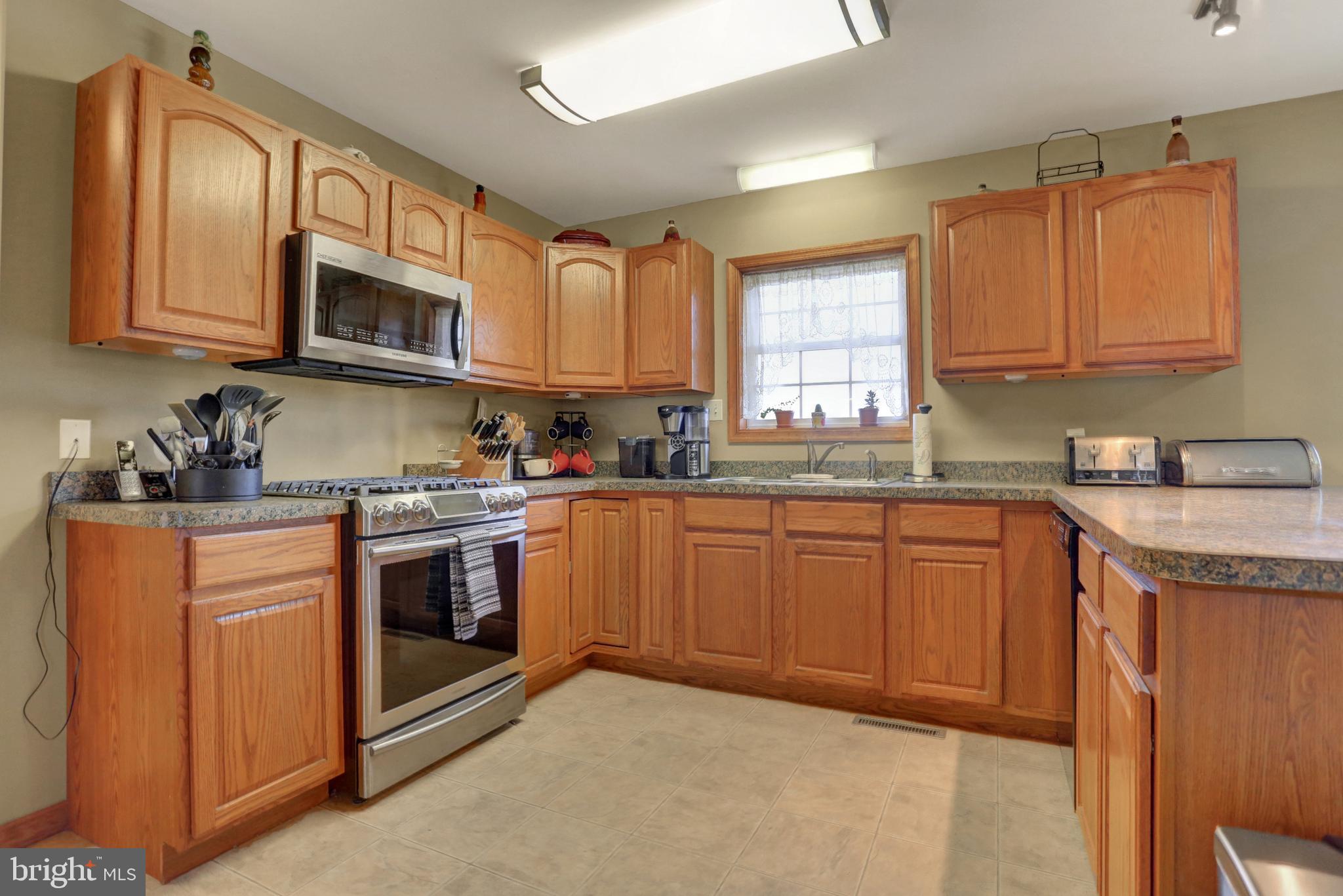 905 Silver Lake Road Lewisberry, PA 17339 - Photo 14 of 54 Kitchen - level 1