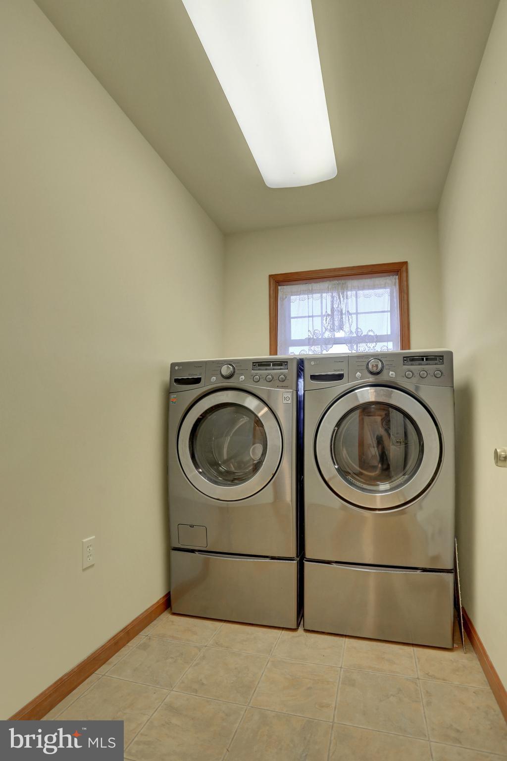 905 Silver Lake Road Lewisberry, PA 17339 - Photo 25 of 54 Laundry room - level 1
