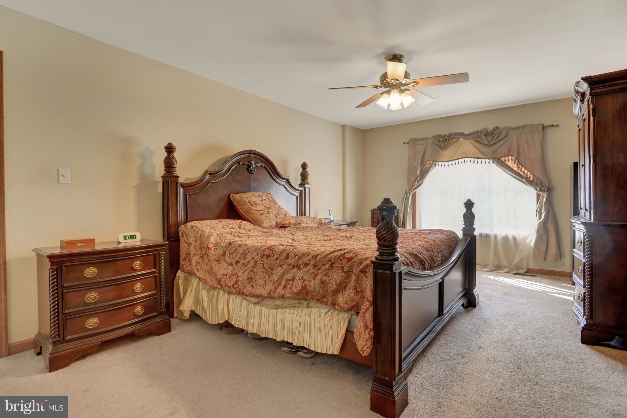 905 Silver Lake Road Lewisberry, PA 17339 - Photo 28 of 54 MBR with full bath and WIC - level 2