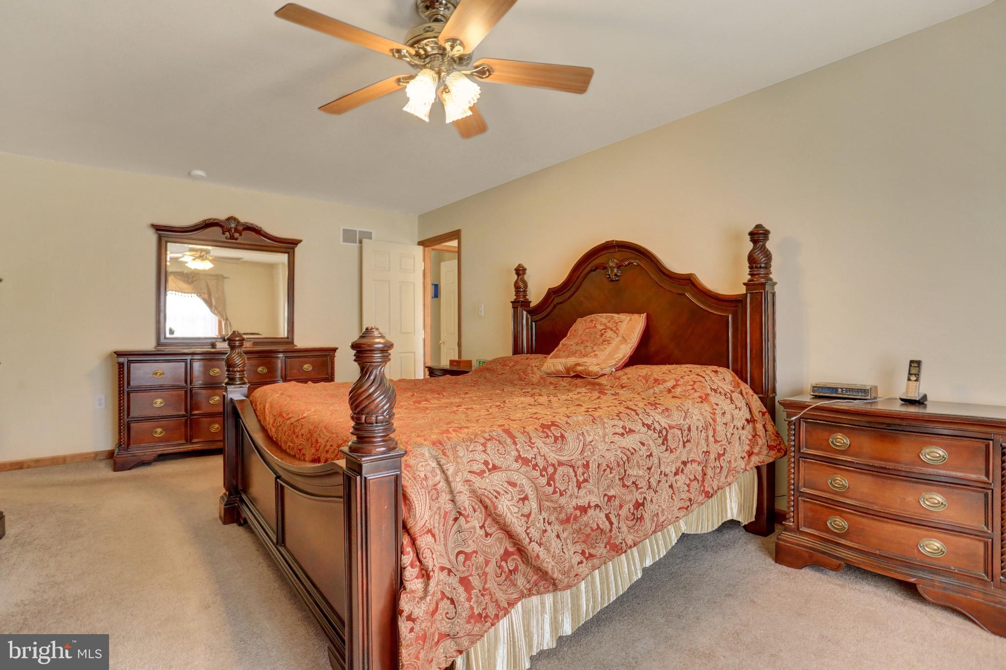 905 Silver Lake Road Lewisberry, PA 17339 - Photo 29 of 54 MBR with full bath and WIC - level 2