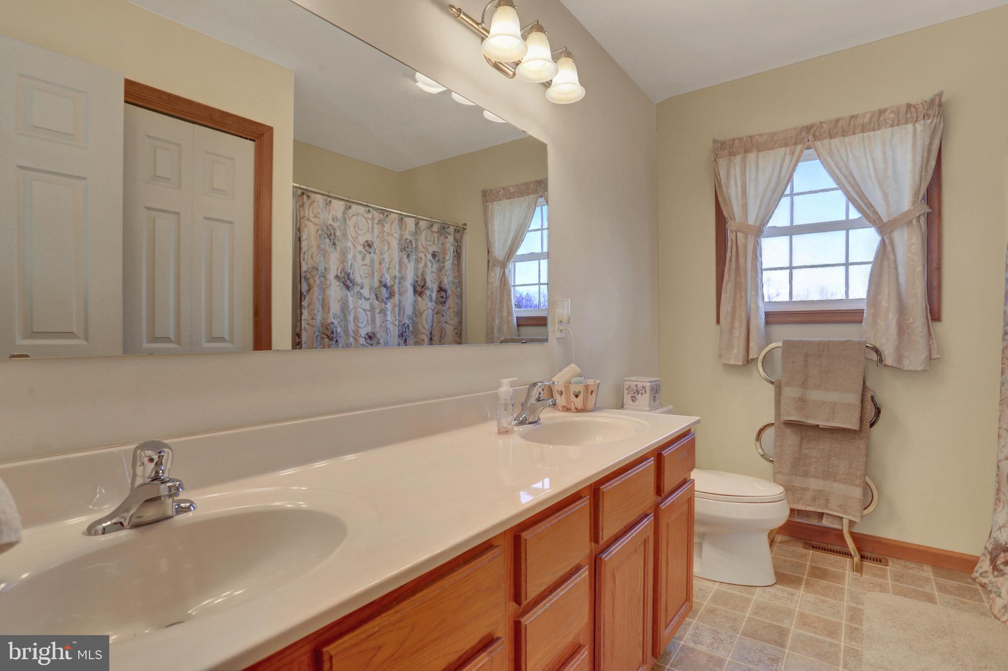 905 Silver Lake Road Lewisberry, PA 17339 - Photo 35 of 54 Full bath - level 2