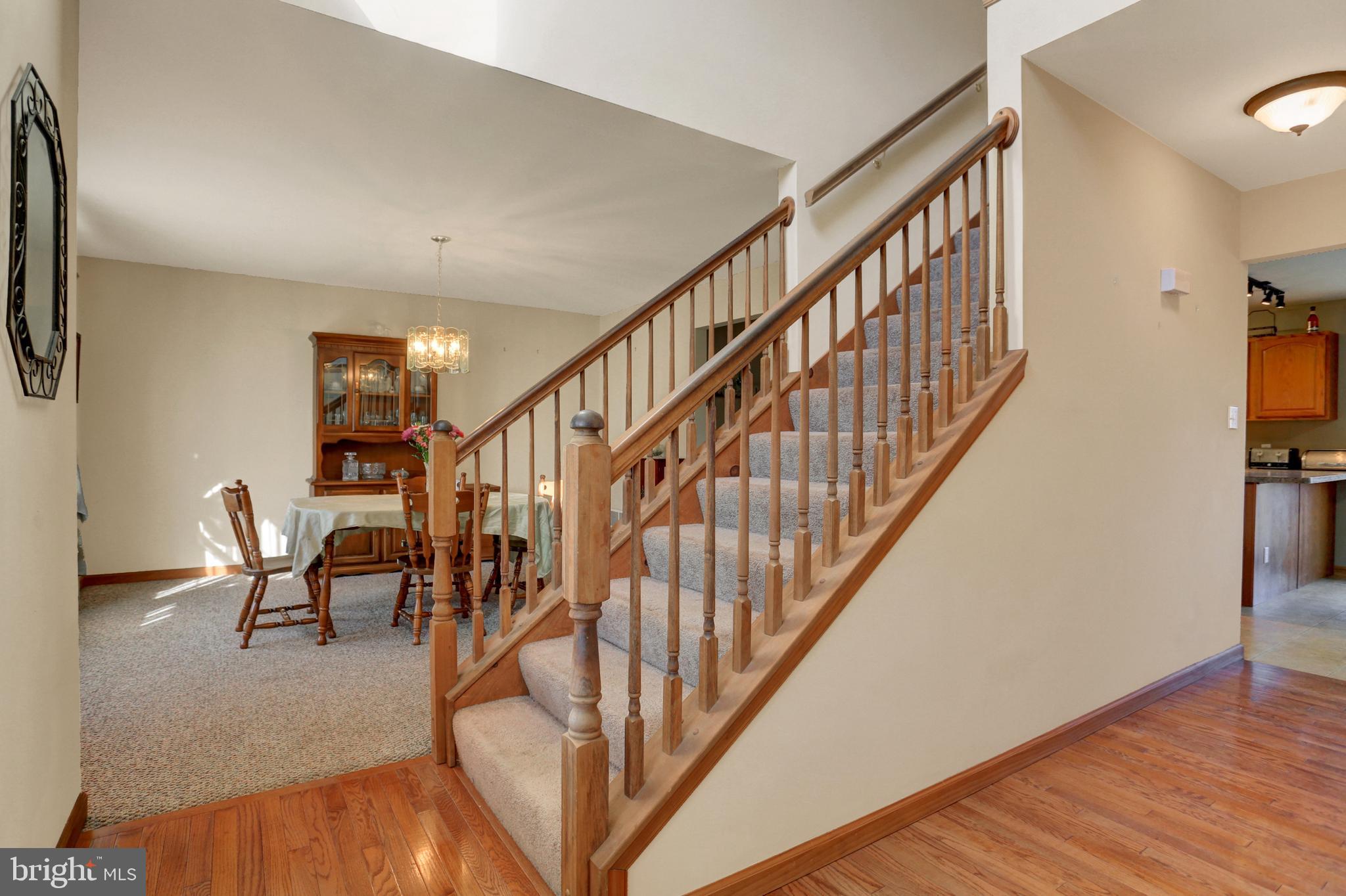 Foyer with vaulted ceilings