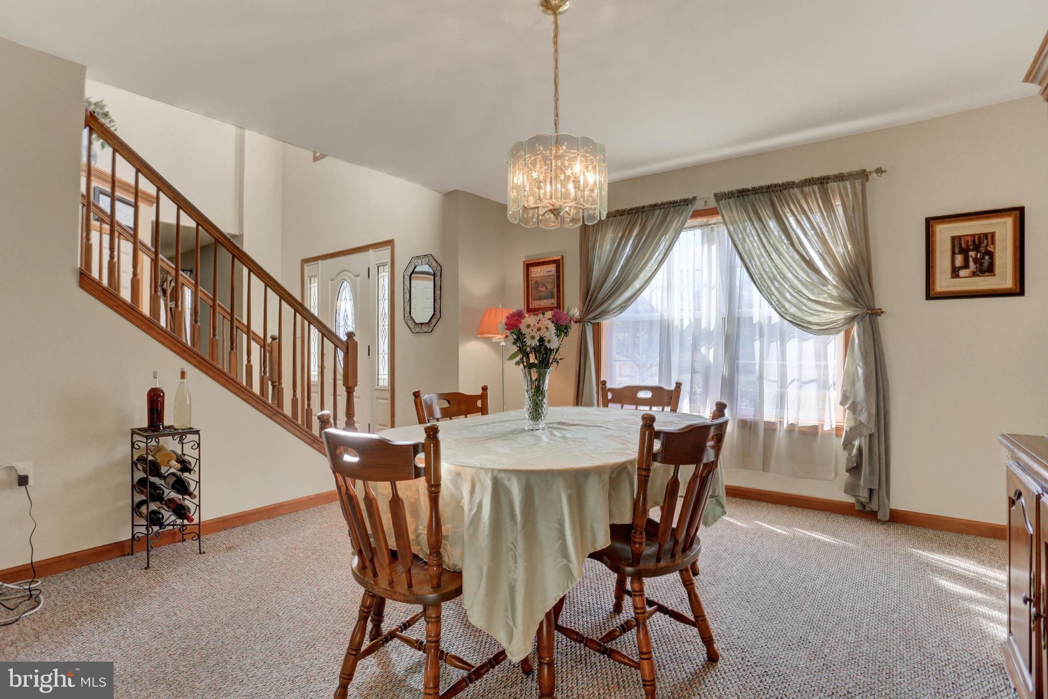 Dining room - level 1