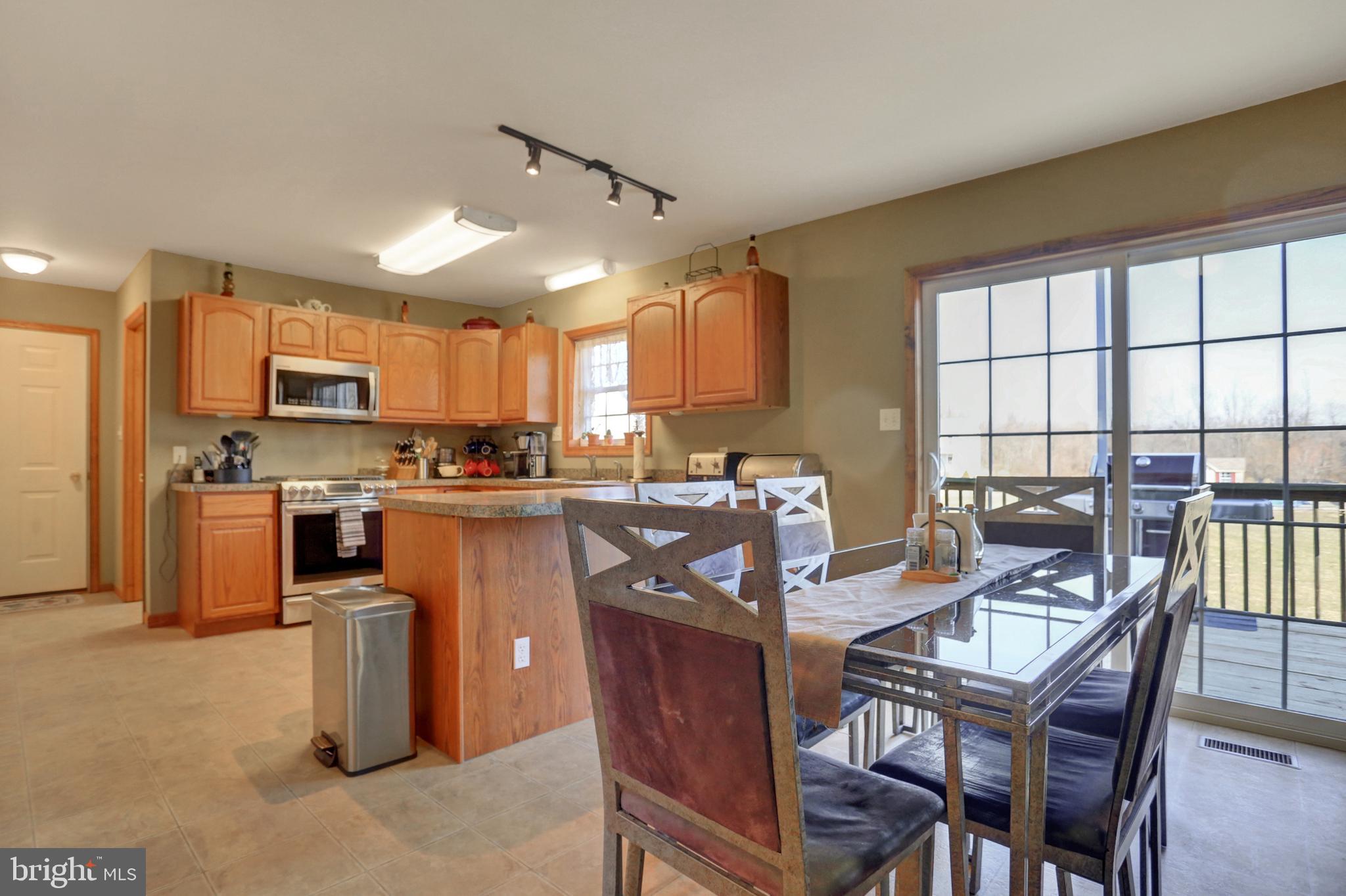 905 Silver Lake Road Lewisberry, PA 17339 - Photo 10 of 54 Kitchen - level 1