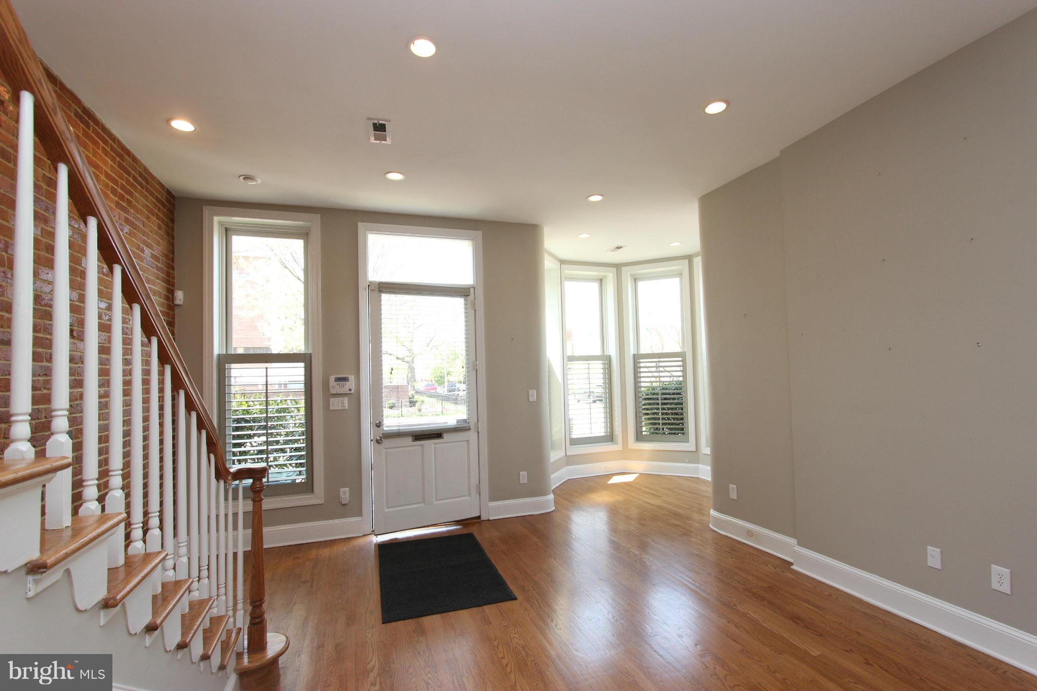 251 8th Street Northeast Washington, DC 20002 - Photo 5 of 16 Living Room