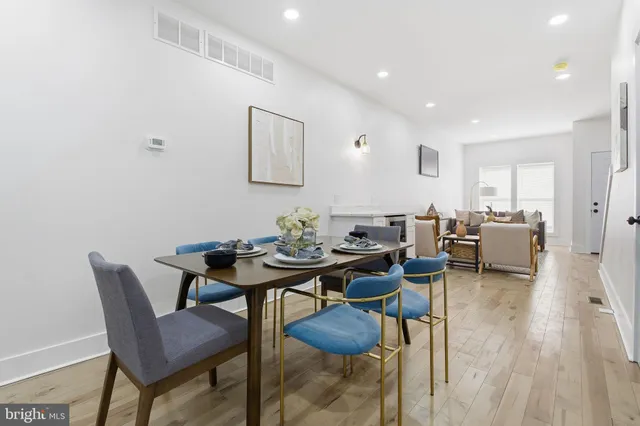 a view of a livingroom and dining room