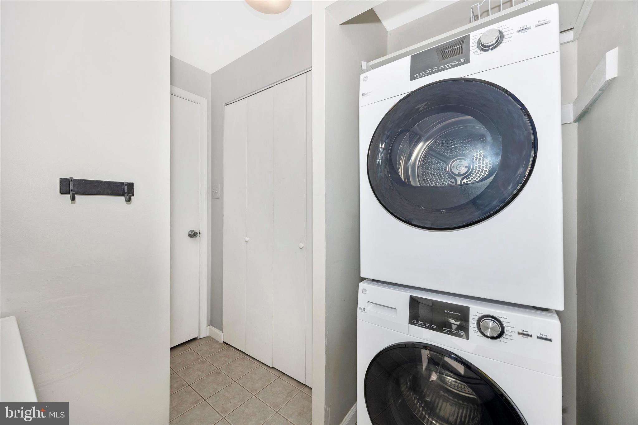 20 East 4th Street Frederick, MD 21701 - Photo 19 of 55 a view of livingroom with washer and dryer