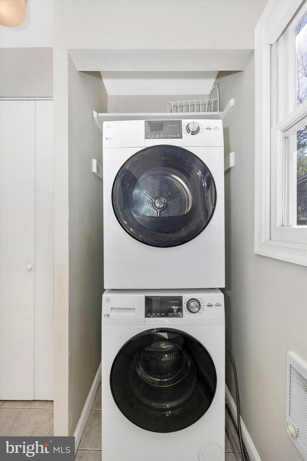 20 East 4th Street Frederick, MD 21701 - Photo 36 of 55 a utility room with dryer and washer