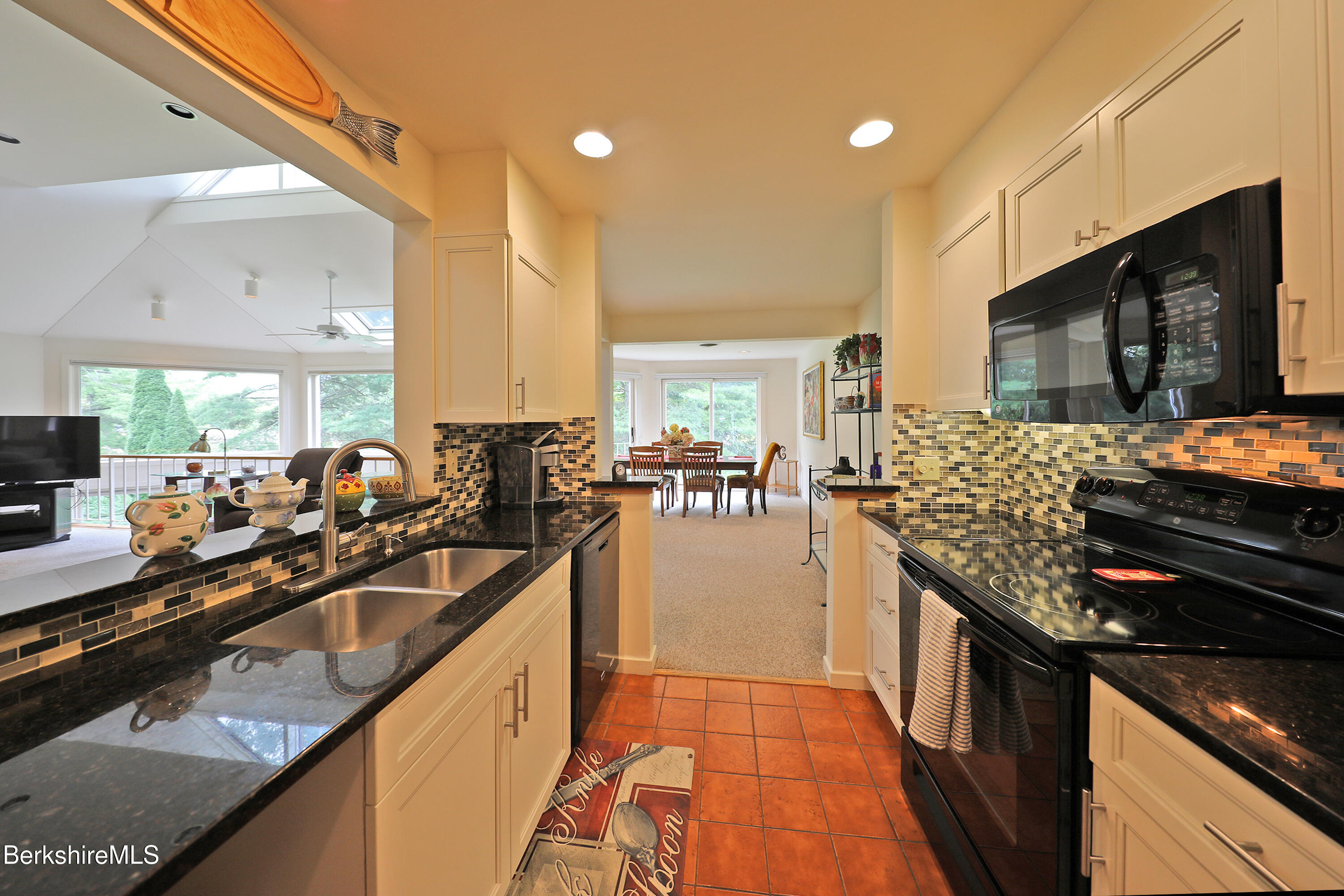 19 Hawthorne Road, Unit GH 8 Stockbridge, MA 01240 - Photo 12 of 53 Updated Kitchen
