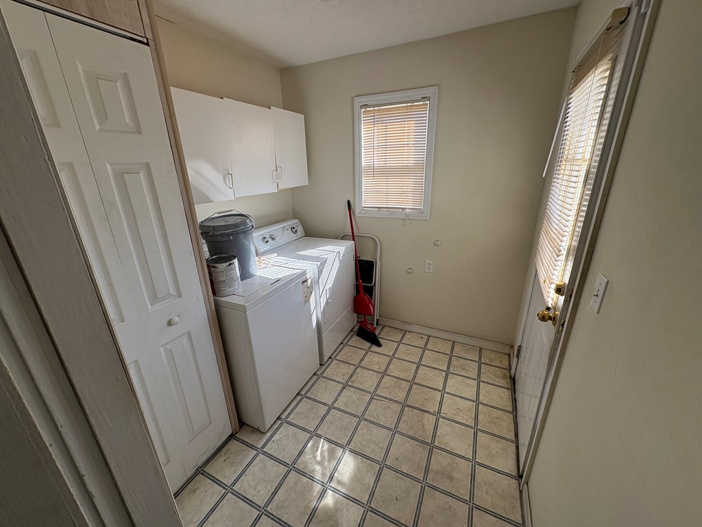 2534 Cole Drive Columbus, GA 31906 - Photo 15 of 18 a bathroom with a sink and a mirror