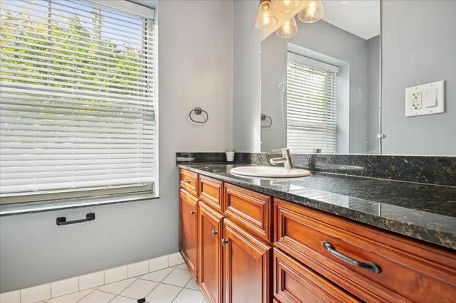 $385,000 | 1265 West Granville Avenue, Unit 3, Chicago, IL 60660