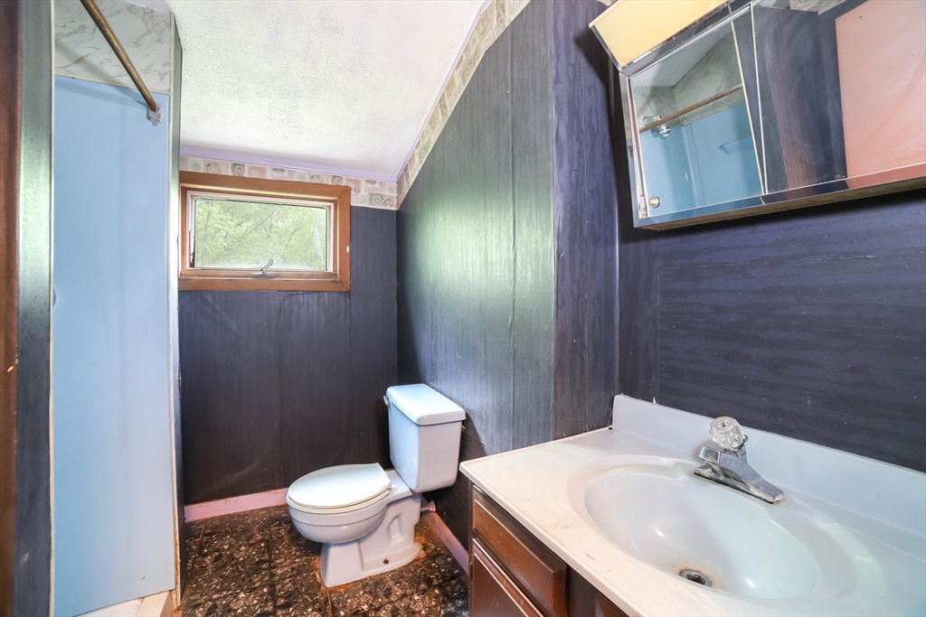 213 Nashua Road Billerica, MA 01862 - Photo 18 of 31 Gallery Image 18