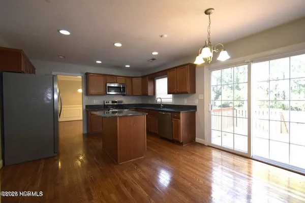 $2,350 | 203 Savannah Drive, Jacksonville, NC 28546