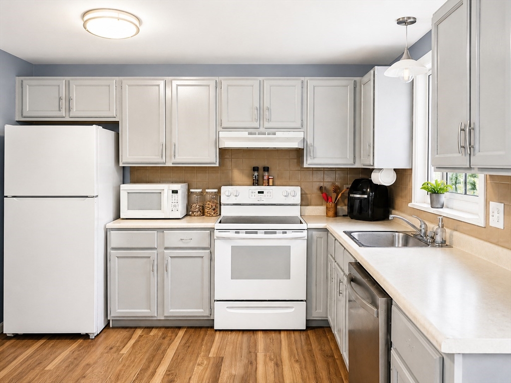 39 Bayview Road Taunton, MA 02780 - Photo 2 of 17 Gallery Image 2
