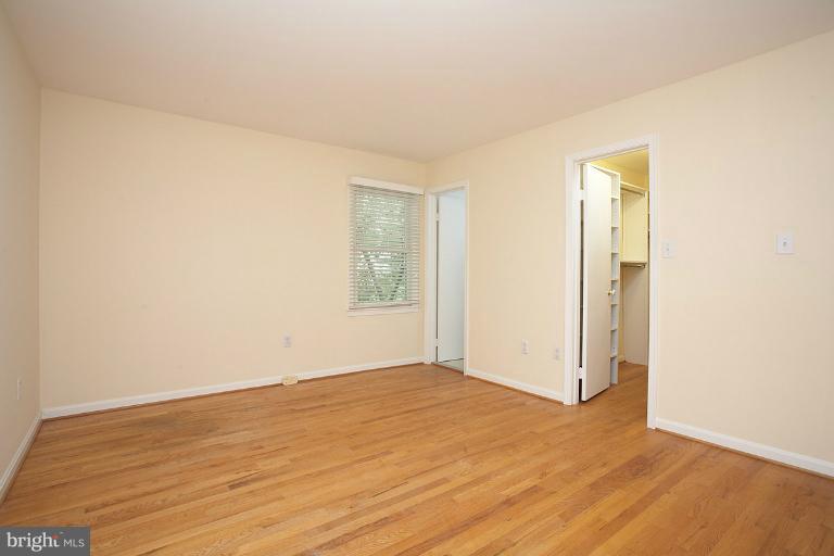 302 Summit Hall Road Gaithersburg, MD 20877 - Photo 22 of 23 Bedroom (Master)
