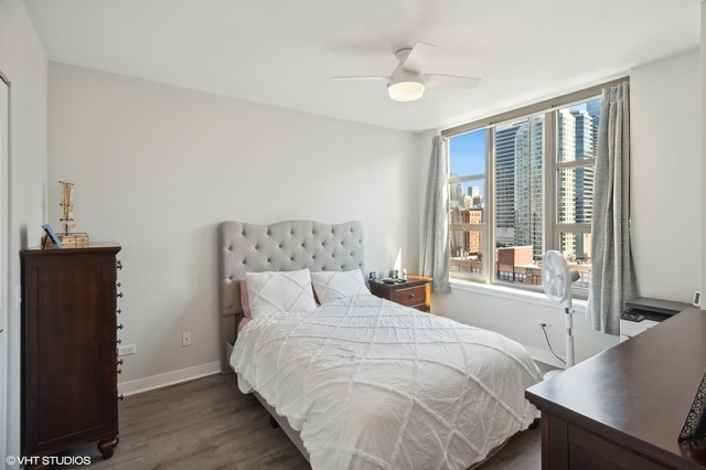 200 North Jefferson Street, Unit 1307 Chicago, IL 60661 - Photo 10 of 17