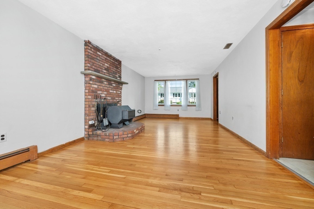 64 Hillcrest Road Waltham, MA 02451 - Photo 5 of 33 Gallery Image 5
