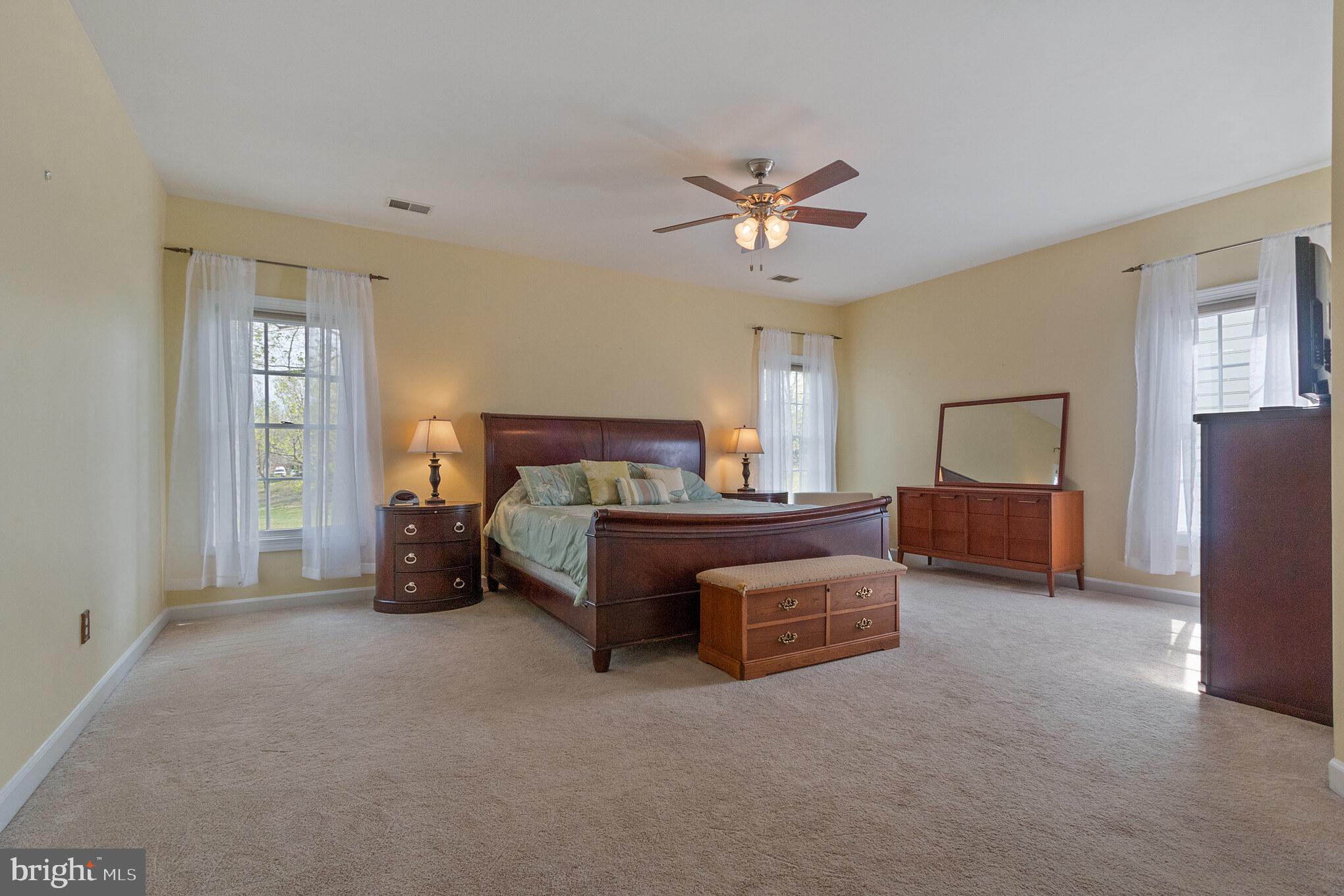 14436 Clubhouse Road Gainesville, VA 20155 - Photo 19 of 27 Master Bedroom w/ ensuite bath and walk-in closet