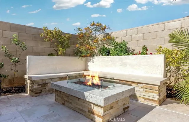 a view of sitting area in kitchen
