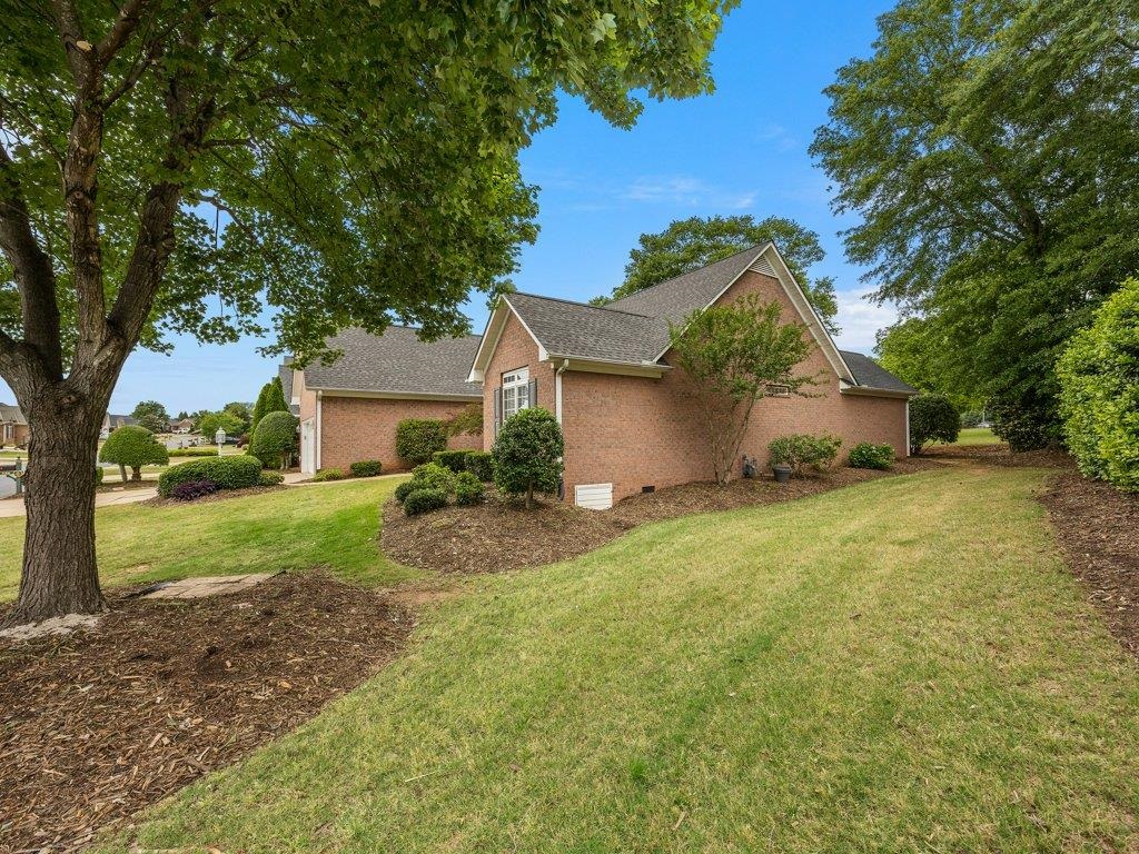 469 Rambling Rose Way Moore, SC 29369 - Photo 2 of 30