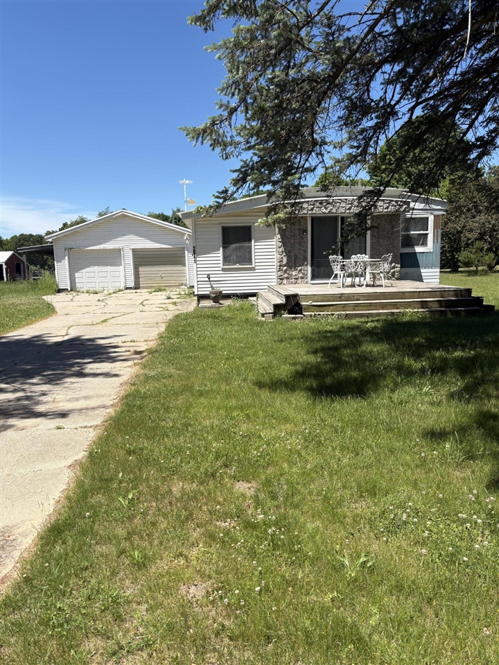 2841 Whites Bridge Road Belding, MI 48809 - Photo 2 of 13