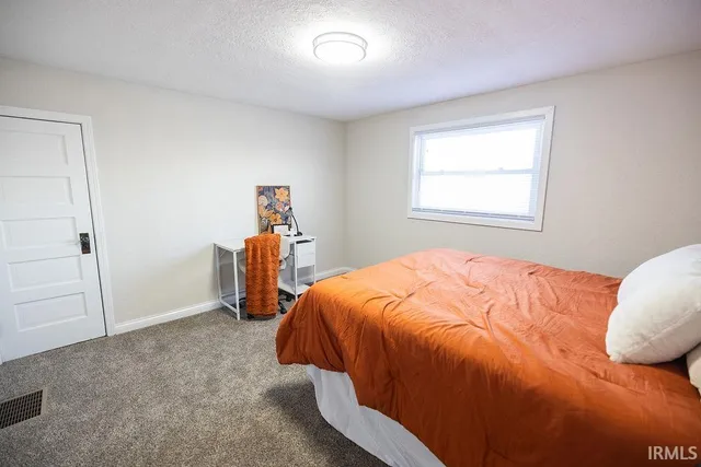 $159,900 | 1206 South Madison Street, Muncie, IN 47302