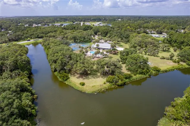 $280,000 | 415 Sioux Boulevard, Oak Hill, FL 32759