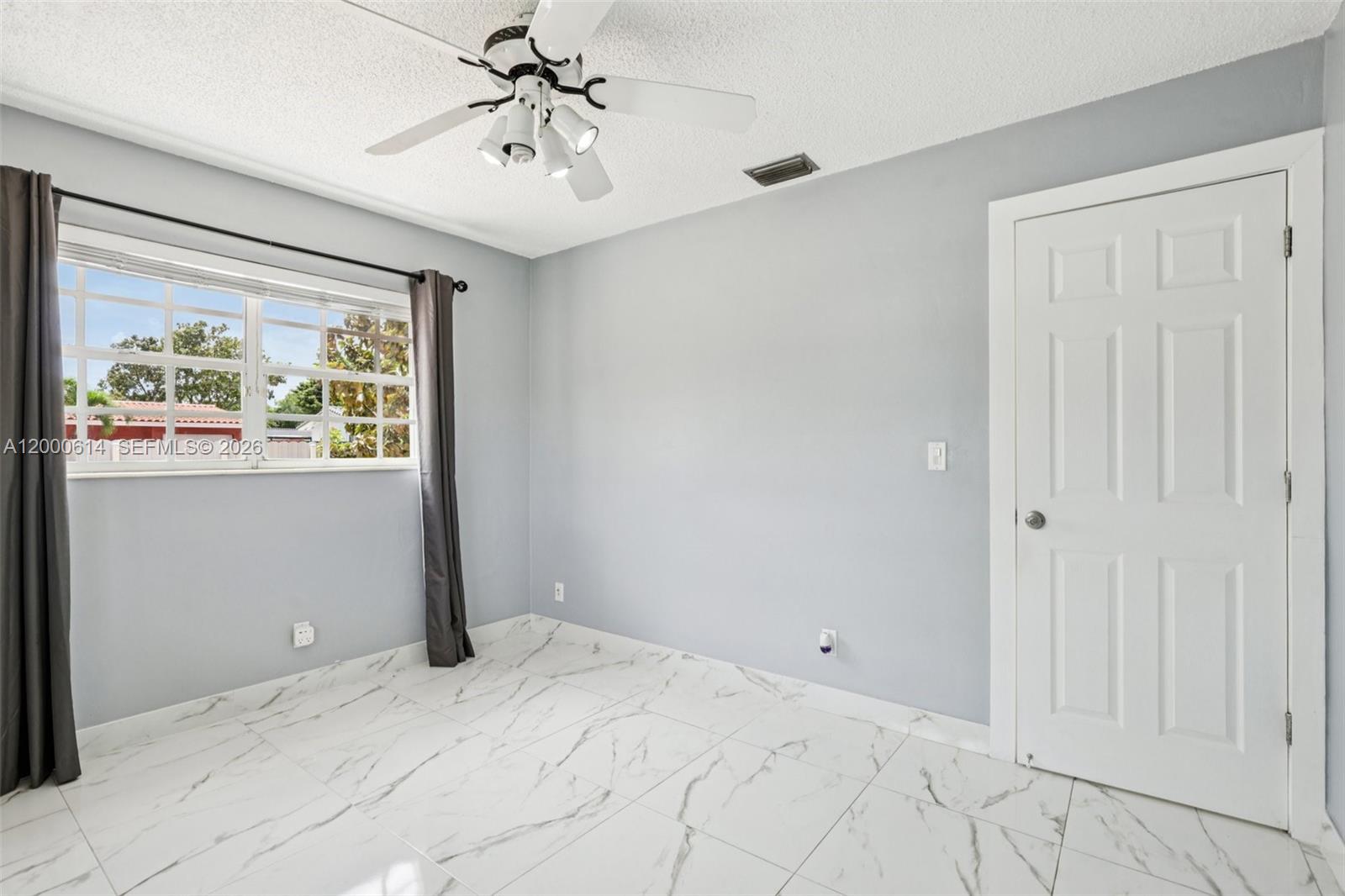 1900 Southwest 87th Court Miami, FL 33165 - Photo 14 of 25
