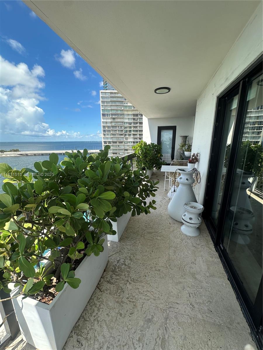 2333 Brickell Avenue, Unit 901 Miami, FL 33129 - Photo 31 of 79