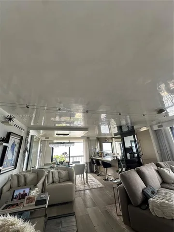 $895,000 | 2333 Brickell Avenue, Unit 901, Miami, FL 33129