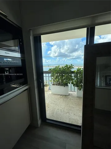 $895,000 | 2333 Brickell Avenue, Unit 901, Miami, FL 33129