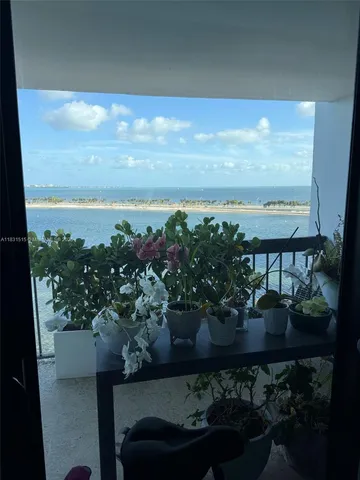 $895,000 | 2333 Brickell Avenue, Unit 901, Miami, FL 33129