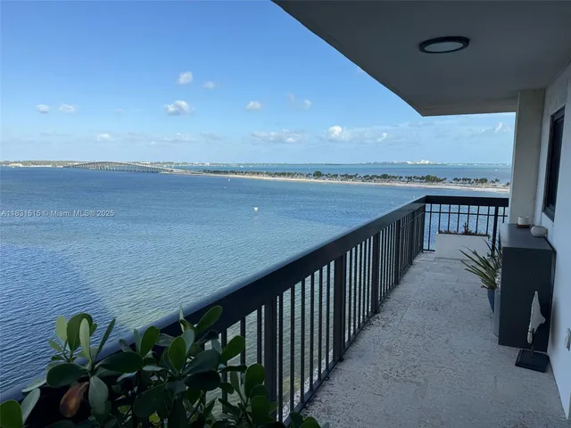 $895,000 | 2333 Brickell Avenue, Unit 901, Miami, FL 33129