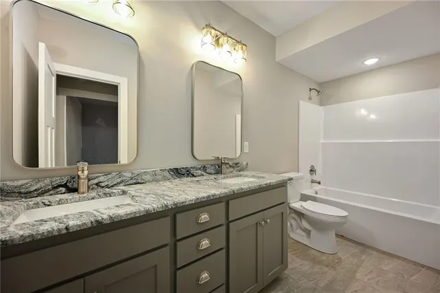 $650,000 | 2903 Tracy Avenue, Kansas City, MO 64109