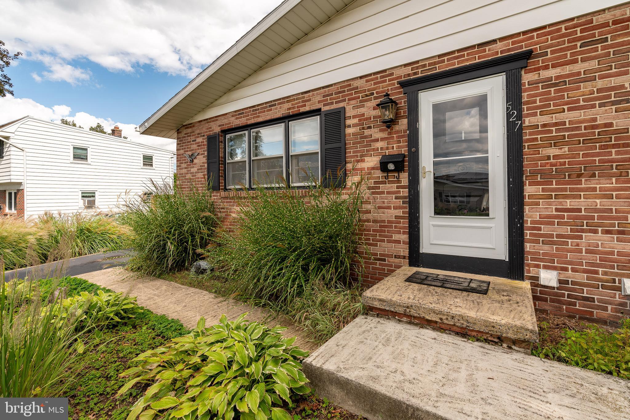 527 West Marion Street Lititz, PA 17543 - Photo 5 of 47