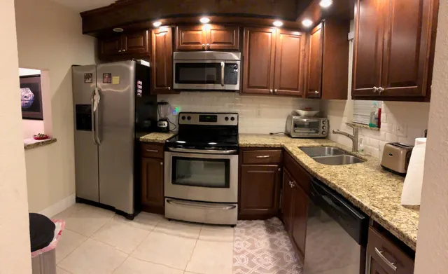 $2,400 | 9300 Southwest 8th Street, Unit 101, Boca Raton, FL 33428