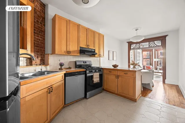 $1,050,000 | 396 8th Street, Unit 2R | Park Slope