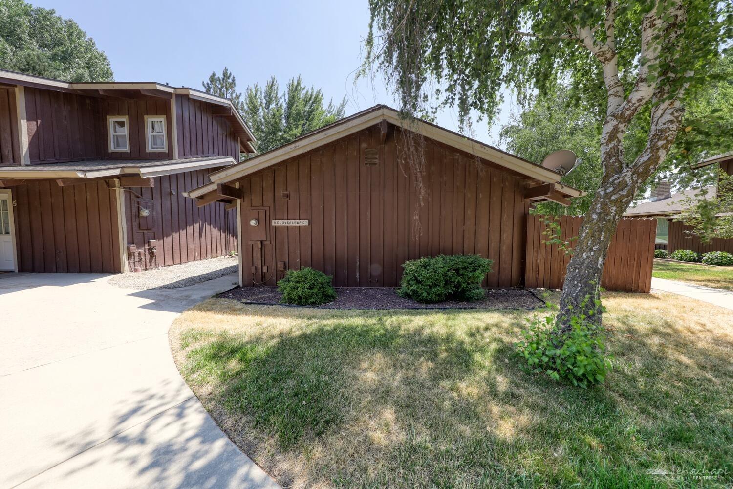7 Cloverleaf Court Tehachapi, CA 93561 - Photo 3 of 38 Gallery Image 3